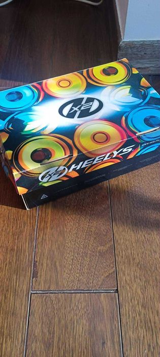 Adidsi cu role marimea 33