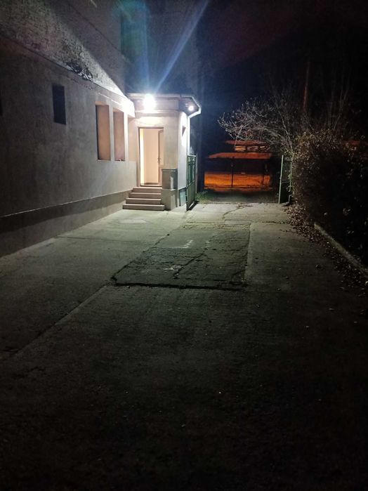 Chirie 3 cam la casa, 100 mp, terasa, beci la 5 min de Brasov