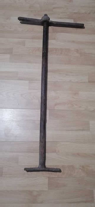 surub  fi  33 mm x103 cm  180  lei