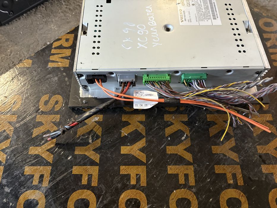 Volvo XC 90 2006 година Усилвател