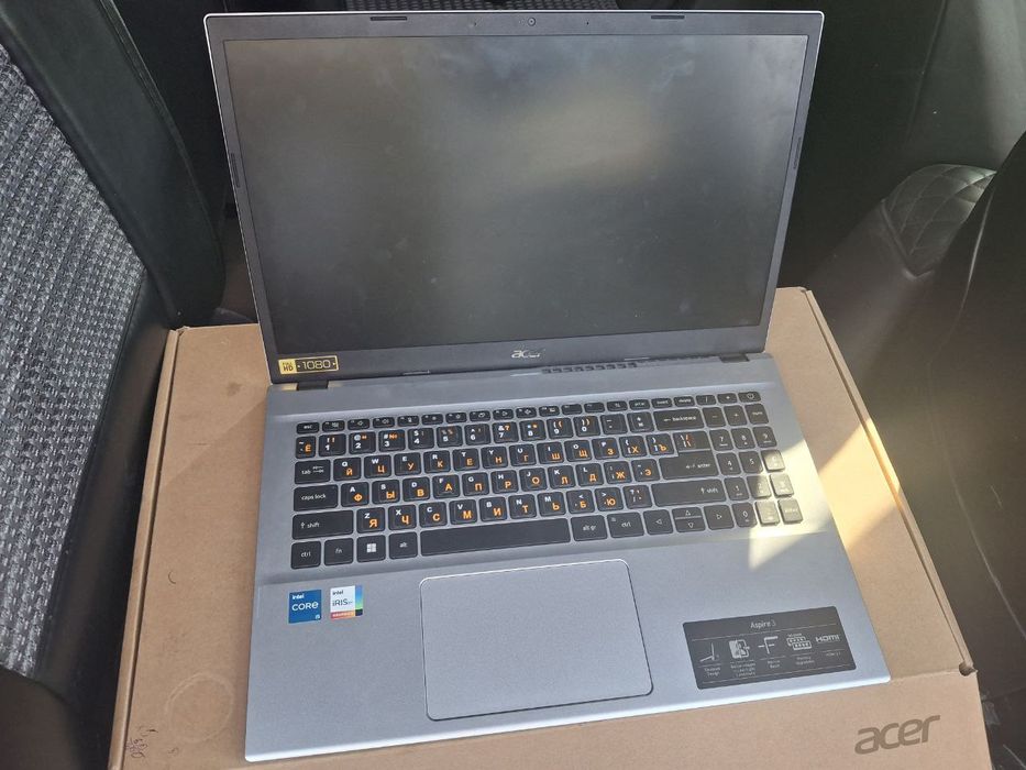 Notebook aser deyarli yangi