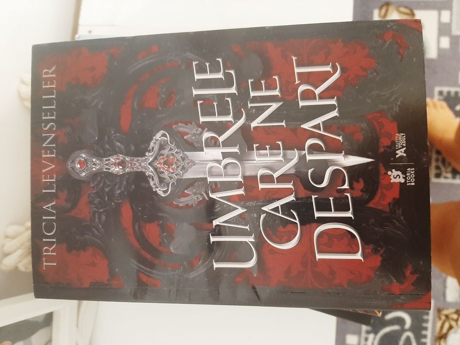 Umbrele care ne despart