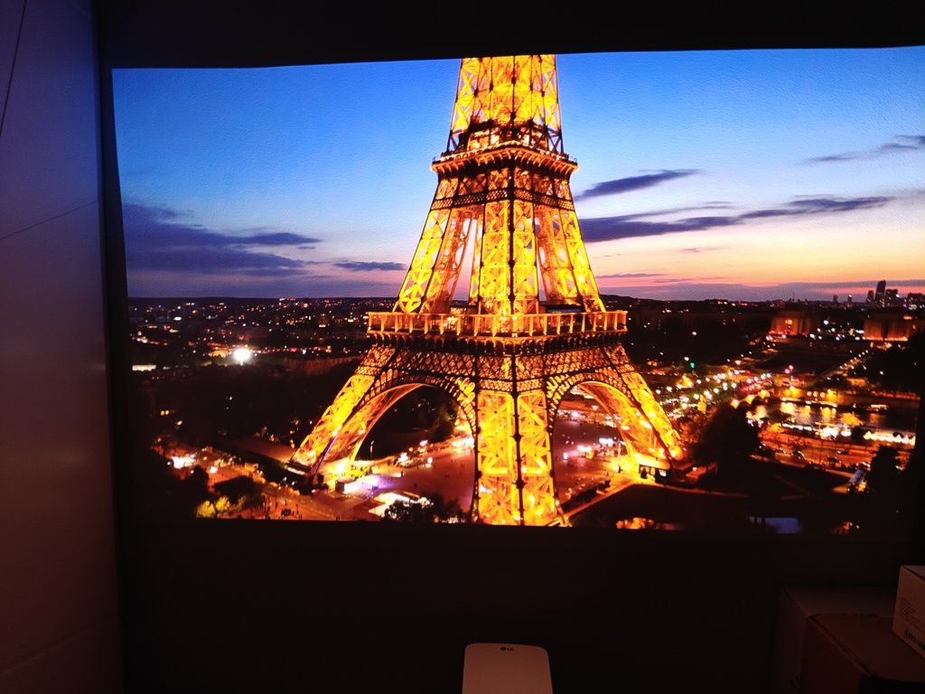 Проектор за домашно кино LG HF65L