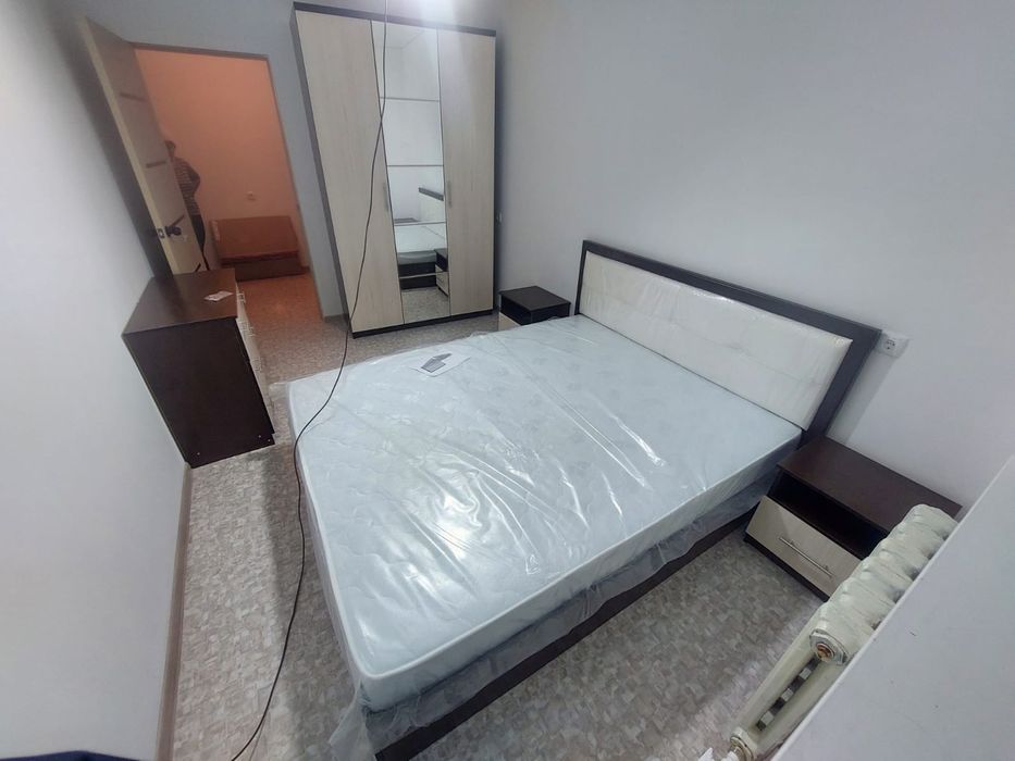 Продаю спальный гарнитур