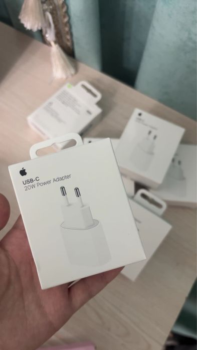 Адаптер - оригинальное зарядное устройство Apple