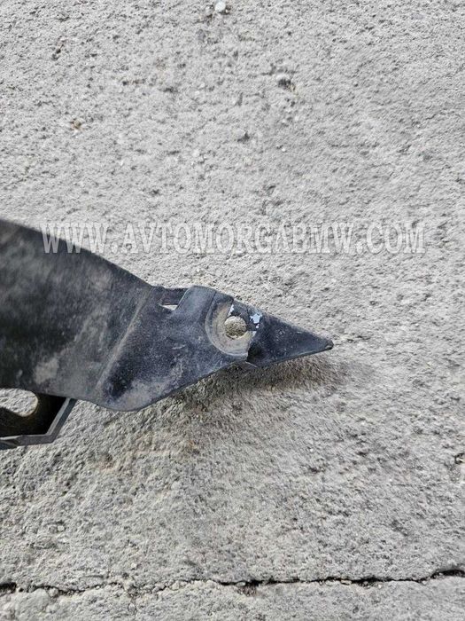 Водач за фар бмв е81 е87 държач bmw e81 E87