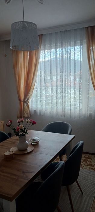 Завеси за прозорец