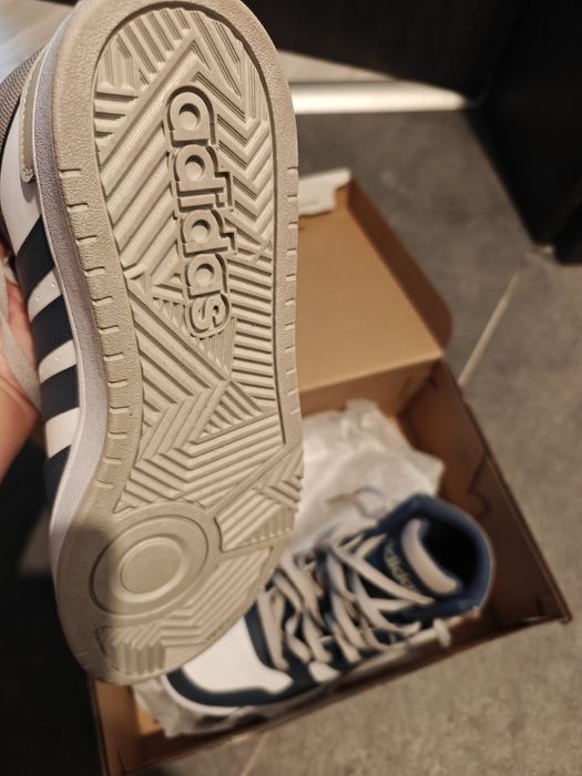 Adidas  маратонки