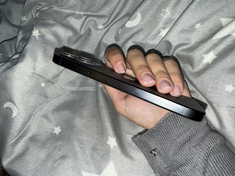 Vand Iphone 15 pro 256g