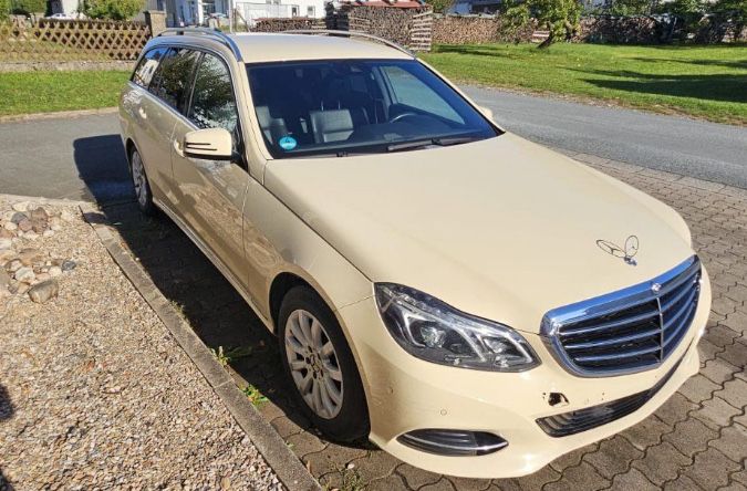 Dezmembrez mercedes E 200  2013