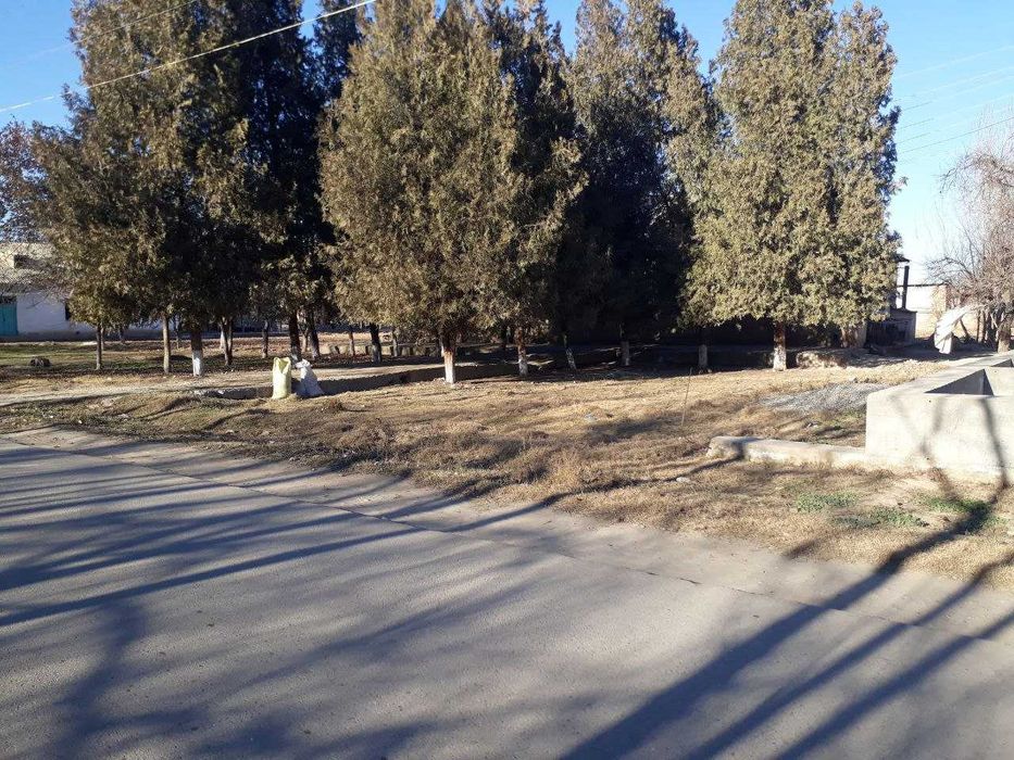 Шўрчи тум. Совуртепа маҳал. 15.75 соток ер биноси билан сотилади!!!