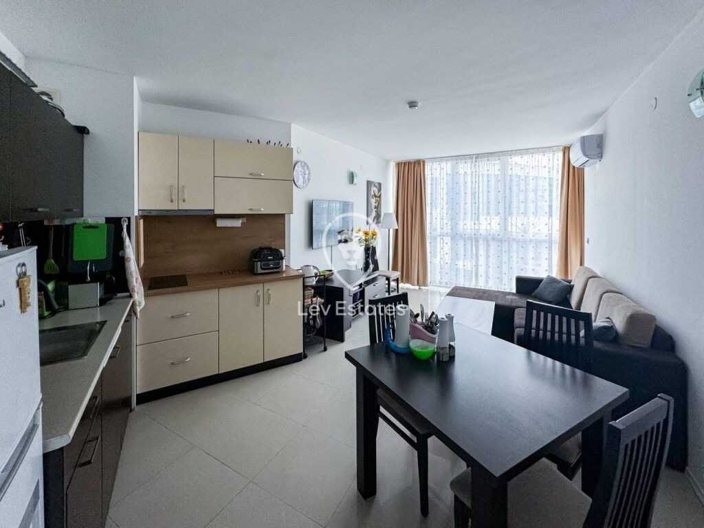 Двустаен апартамент в комплекс Атлантис в Сарафово, Бургас