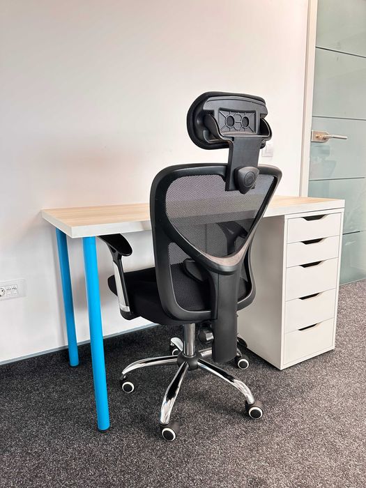 Birou complet IKEA plus scaun ergonomic. Se pot vinde si individual!