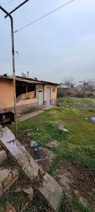 Продаю землю Мирзоулугбекский район центр Луначарского 17 соток.