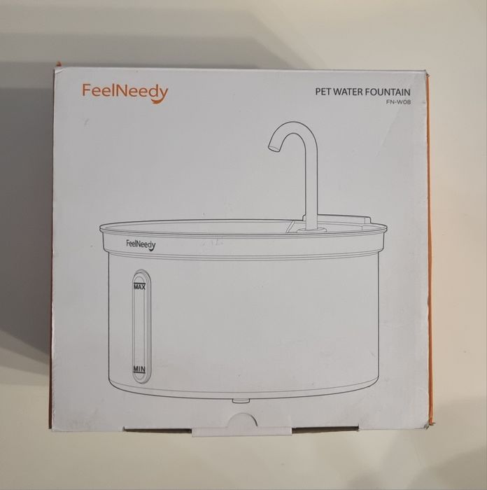 Фонтан за вода за домашни любимци FeelNeedy 3,5 литра