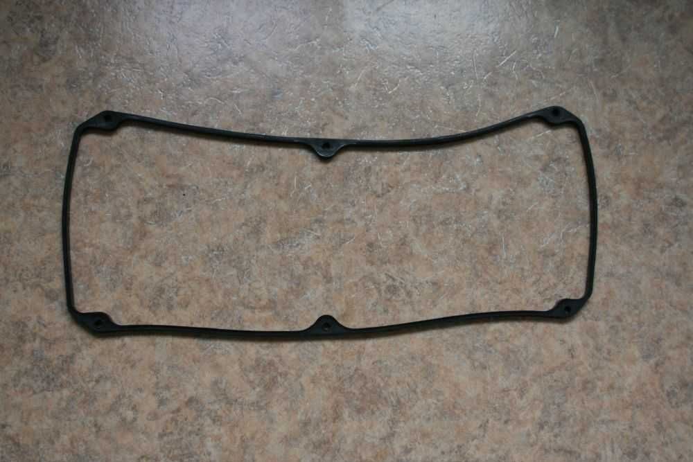 Прокладка новая для крышки двигателя,станция метро Москва