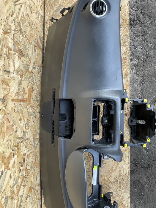 Арматурно табло с airbag за Опел Мерива B 2014 год.