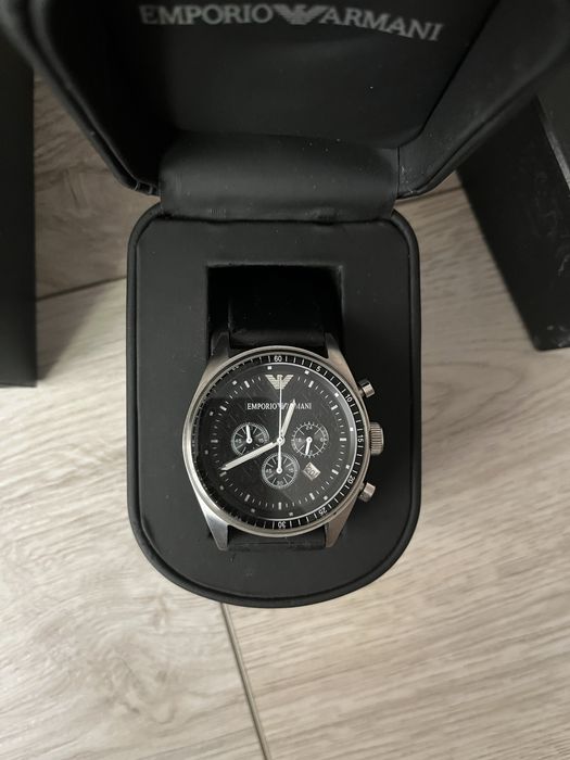 Часовник Emporio Armani