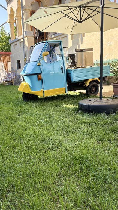 Vand piaggio ape pentru cafenea mobila cu tot cu rasnita si espressor!
