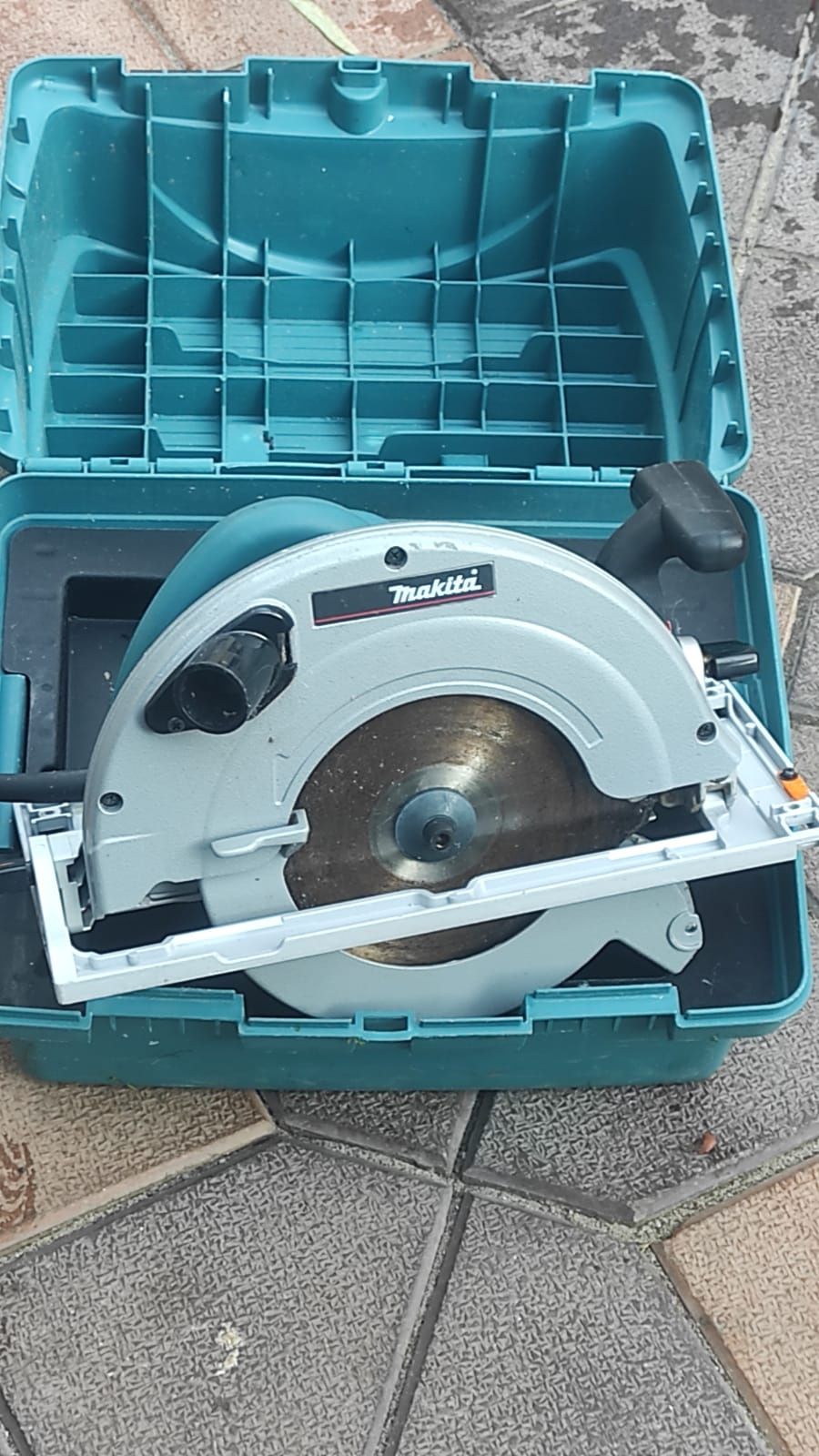 Circular MAKITA 5903 R de 2000 w