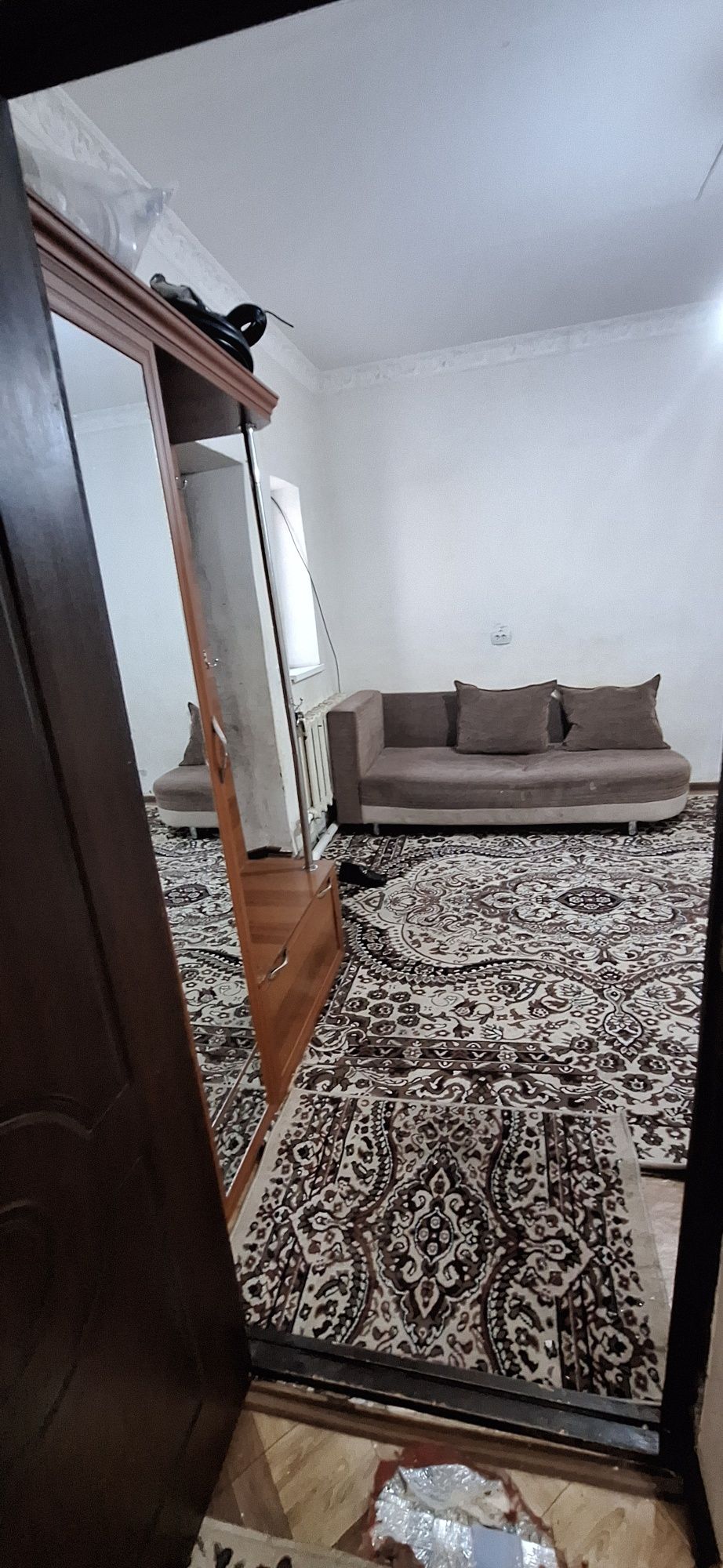 Ijaraga 1 xonalik uy berladi