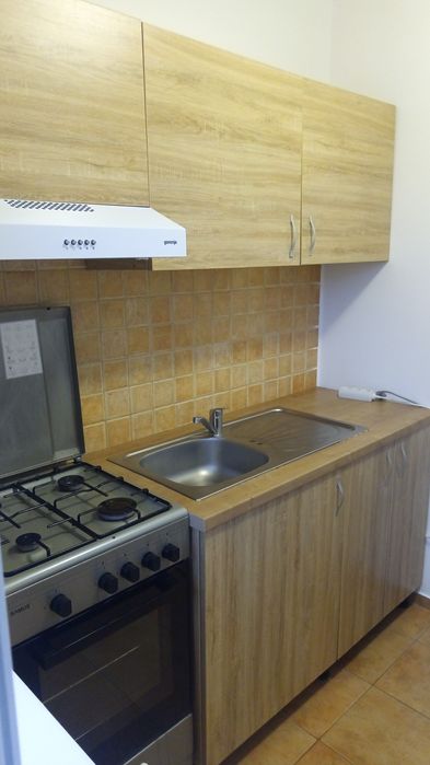 Închiriez garsonieră in cartier 23 august metrou Republica loc parcare