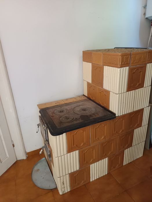 Soba de teracota tip cizma cu plita