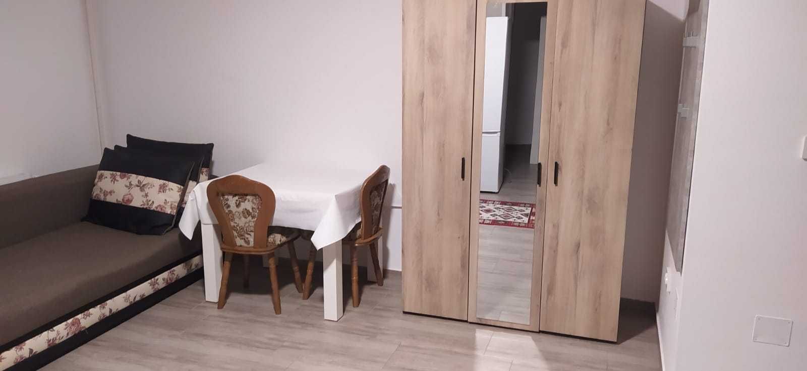 Ofer spre închiriere apartament cu două camere Târgu Neamț