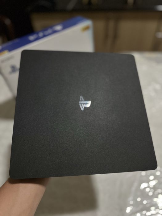 PlayStation 4 slim 1TB