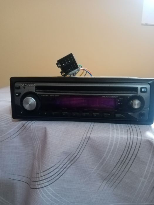 Vând mp3 KENWOOD KDC-W3037.