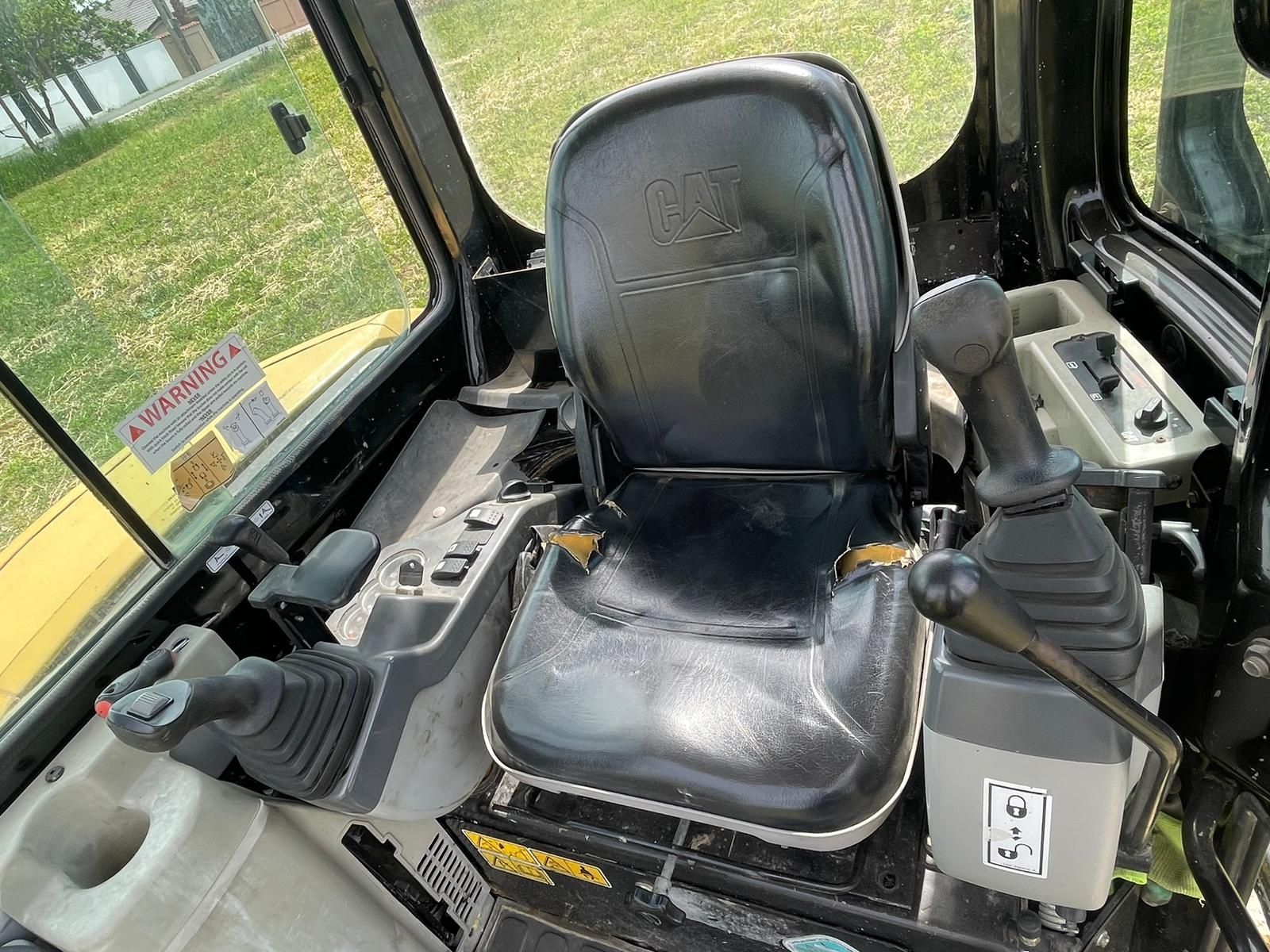 Caterpillar 304c cr excavator 5 tone miniexcavator