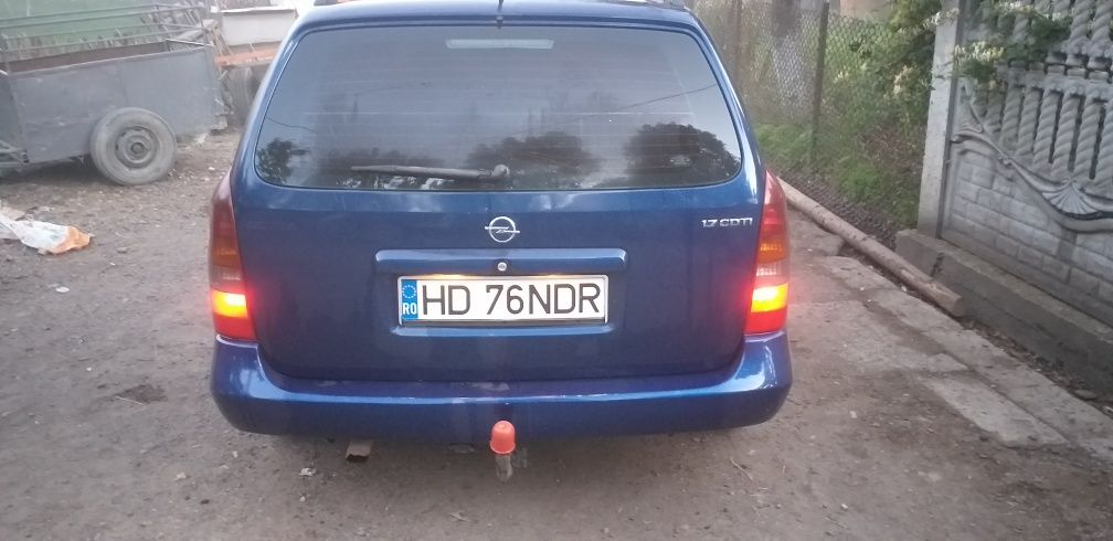 Vând Opel astra g an 2004