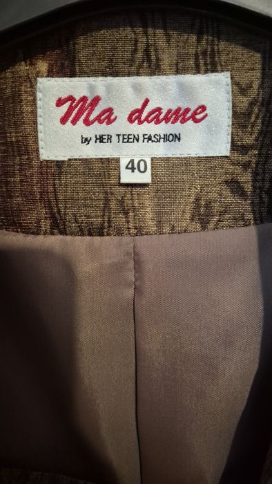 Costum damă cu fustă Ma Dame