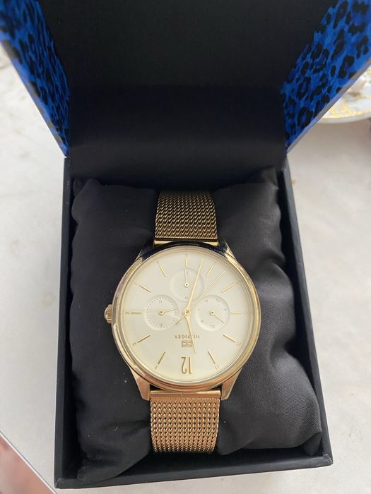 Ceas tommy hilfiger sau schimb pe telefon