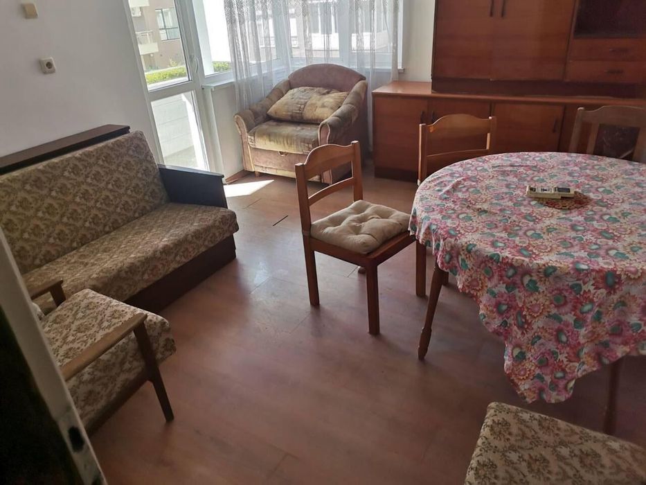 Дава се под наем Двустаен апартамент в Бургас, Лазур - 100 кв.м за 255 € - Снимка #1