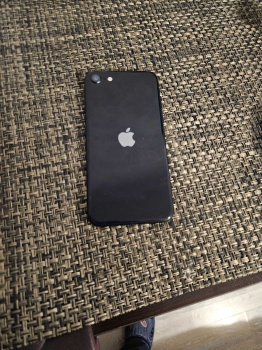 Iphone se2022 използван