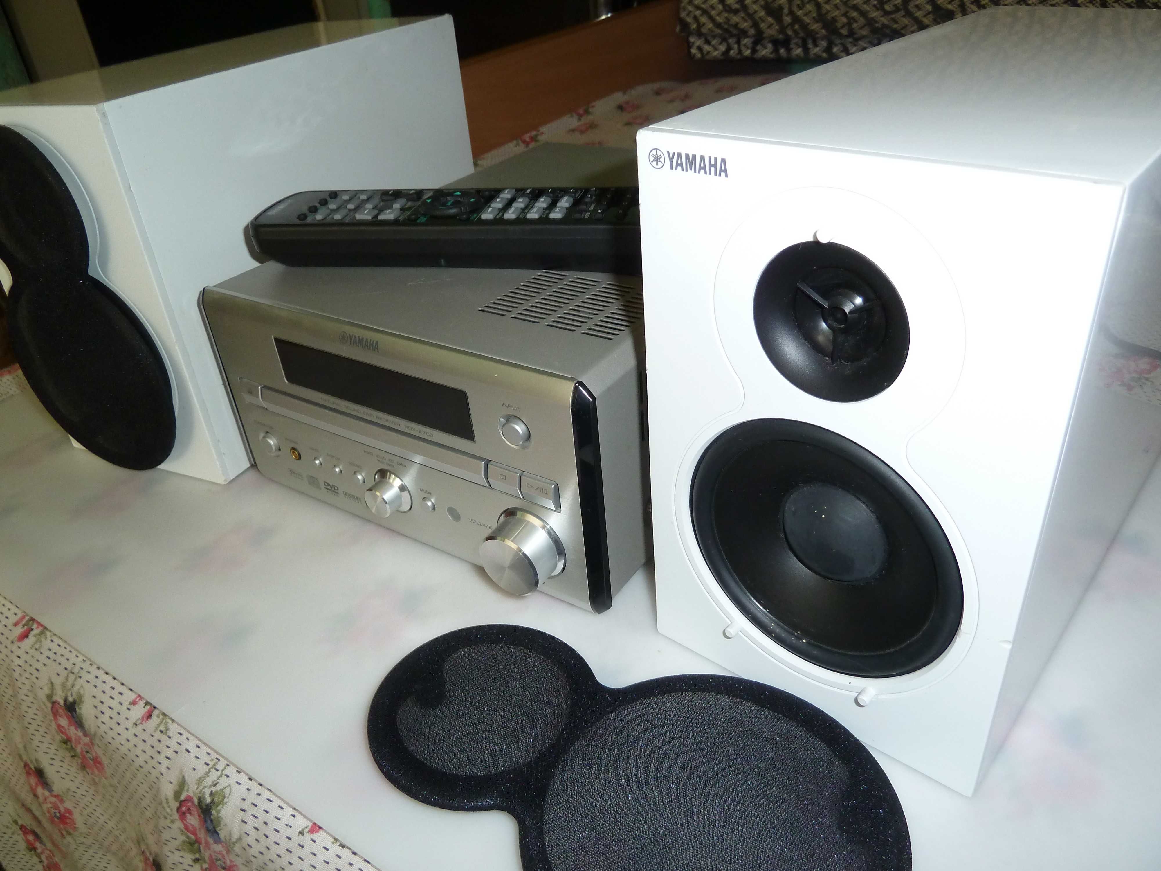 Amplituner CD/DVD Player Yamaha RDX-E700 + boxe Yamaha + telecomanda