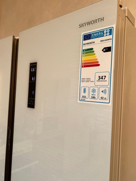 Продаем двухдверный холодильник