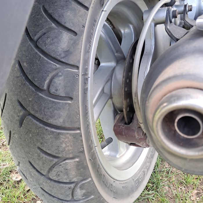 Aprilia atlantic 125cc. An 2004.