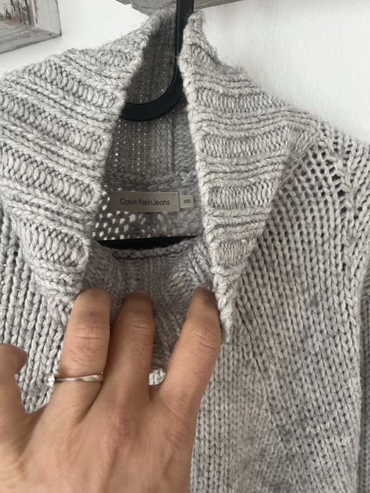 Сиво бомбър яке и пуловер Calvin Klein XS