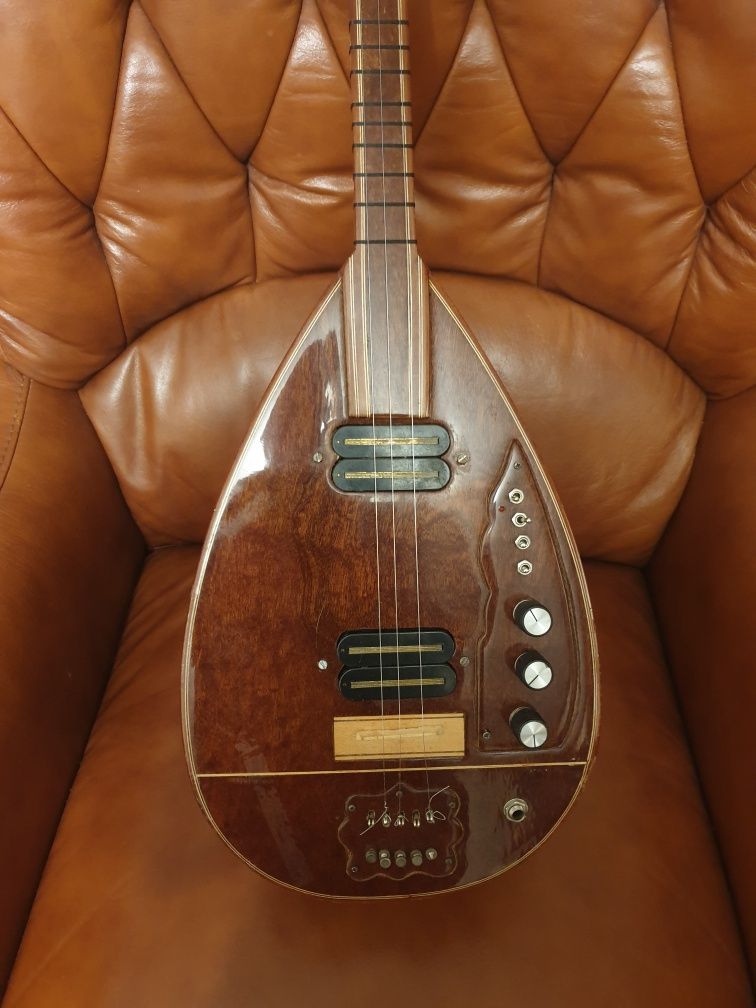 Electro Baglama Saz  /chitara turceasca