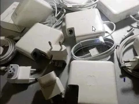 на все модели на макбук зарядка, блок питания, зарядное устройство