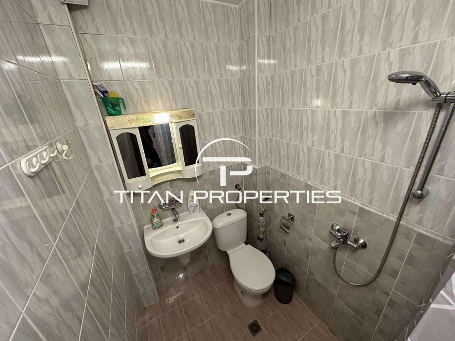 Тристаен апартамент, под наем, кв. Колхозен пазар