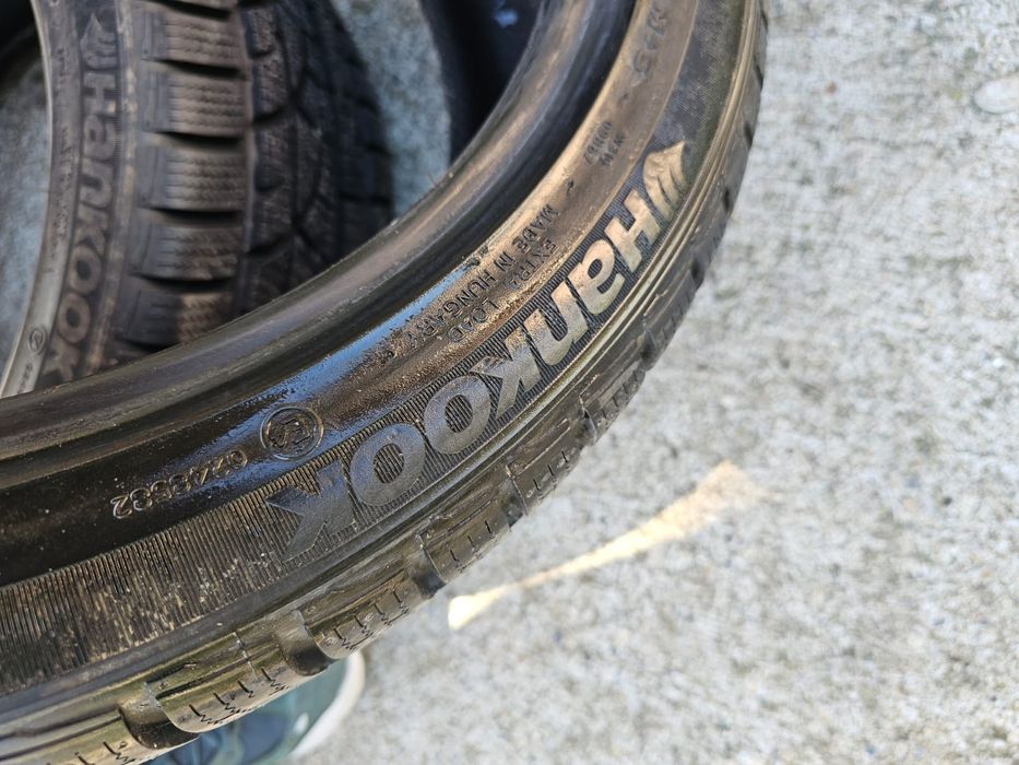 Anvelope iarna HANKOOK, 215/45/17 , in stare buna, profil bun