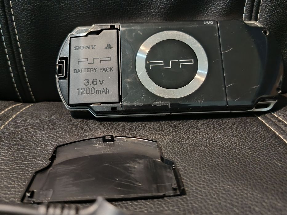 Consola portabila PSP-2004 modata cu jocuri