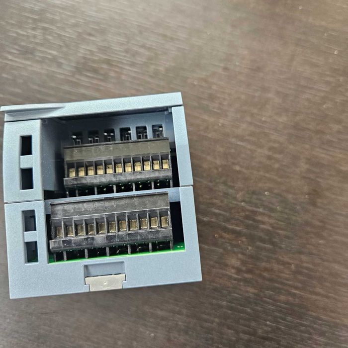 SIMATIC S7-1200,Digital I/O SM1223,16DI/16DO,16DI 24 V DC, Sink/Source