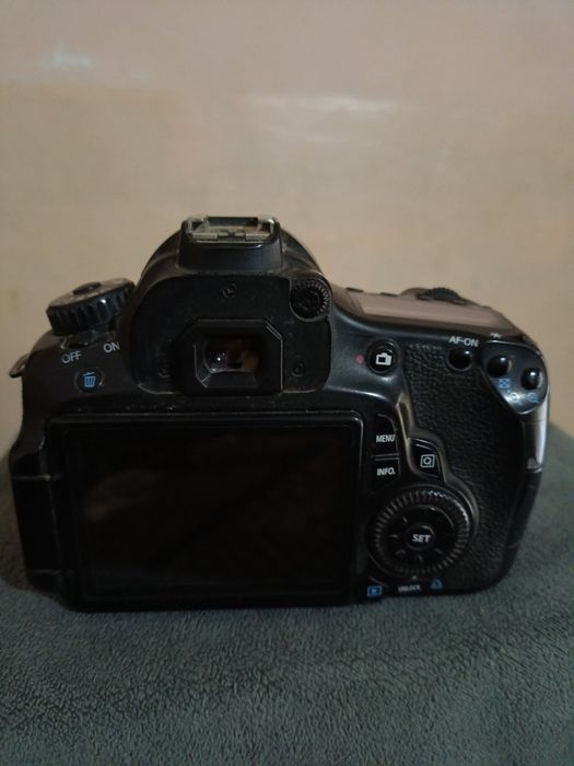 Canon EOS 60D Kamero