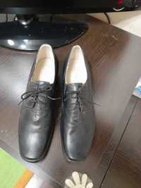 Туфли женские осенние,черного цвета,произведено в России,39 размер
