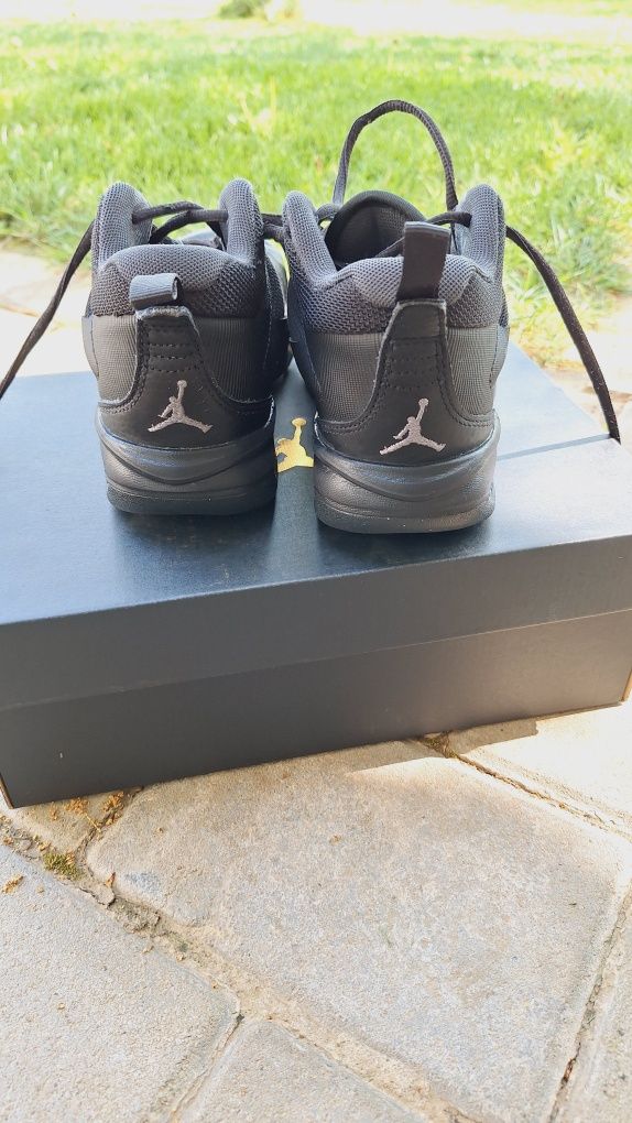 Pantofi Jordan Stay Loyal 3 marimea 35.5