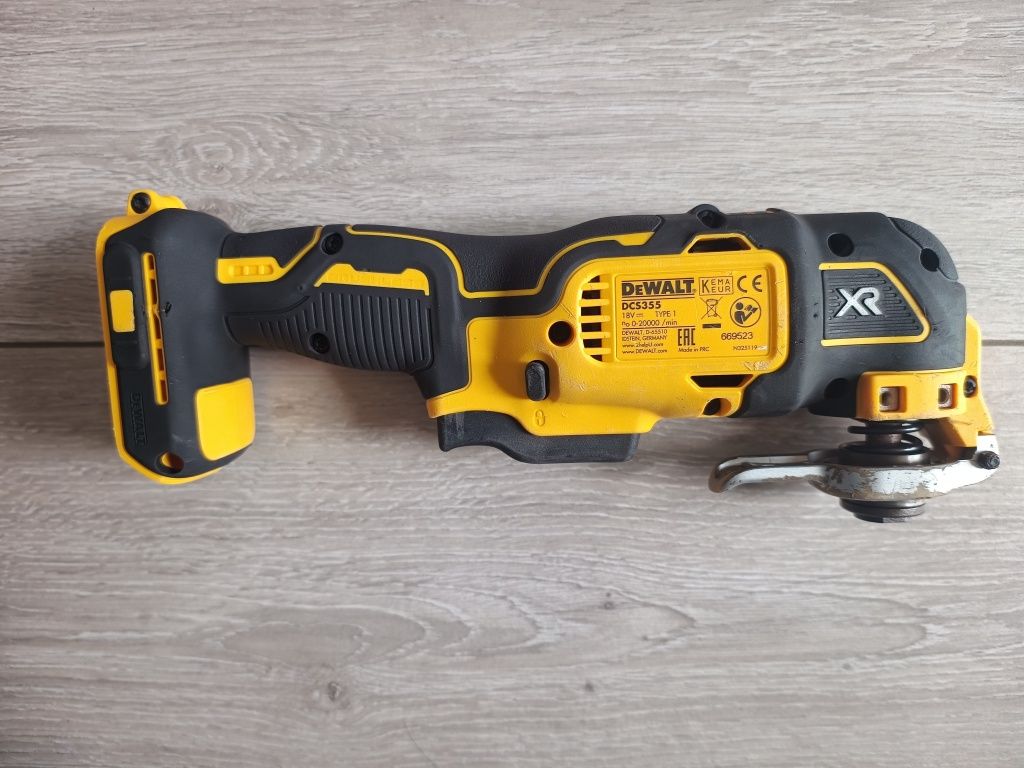 DeWalt DCS355 unealta multifunctionala oscilanta